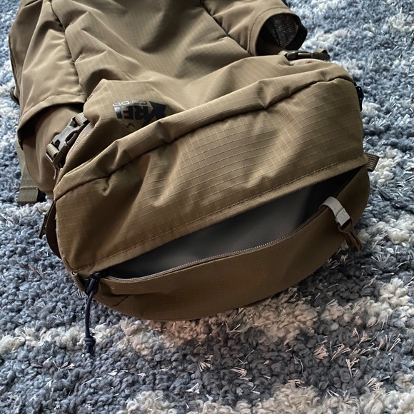 Ruckpack 28L Recycled Daypack (Men's' One Size). - Picture 4 of 10